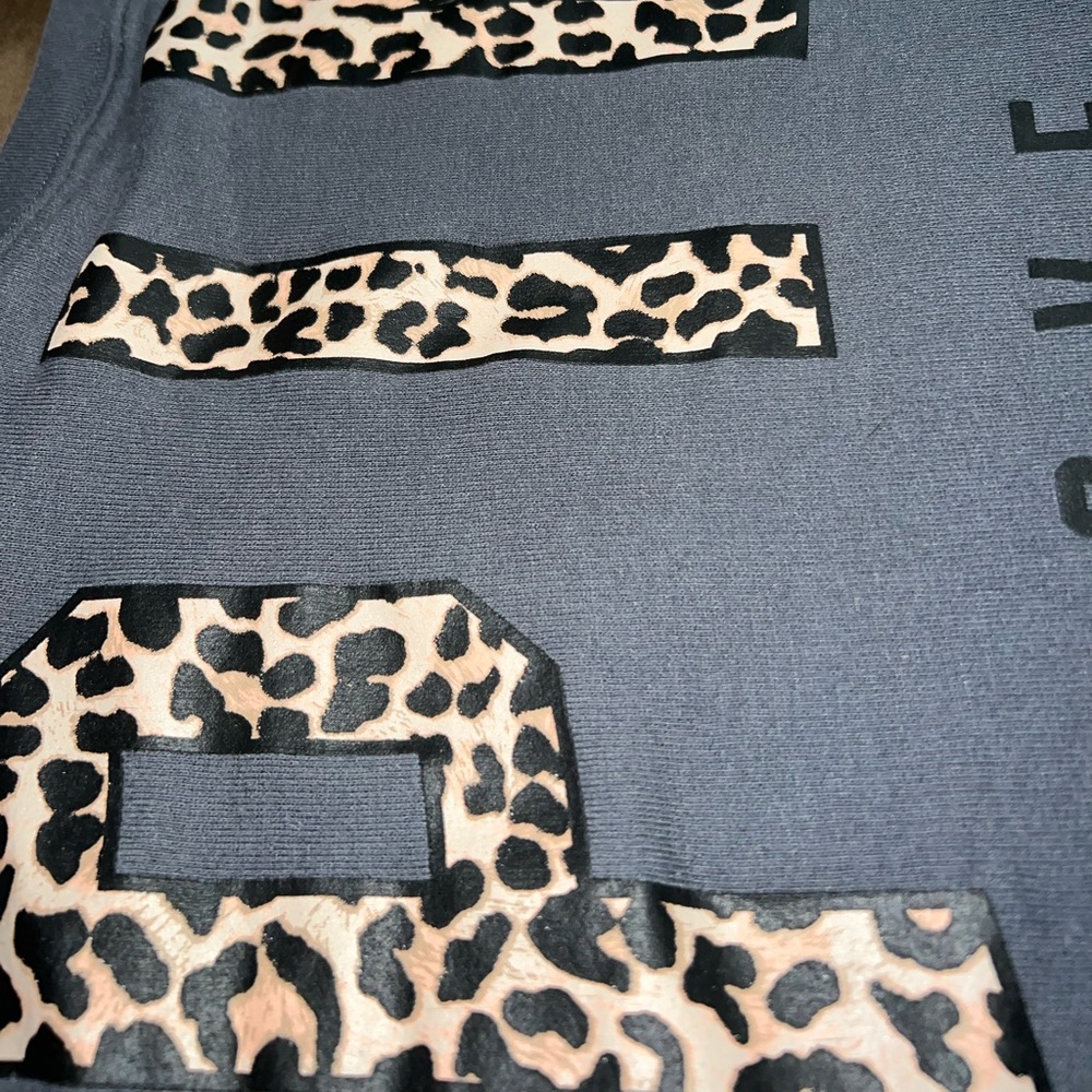 HTF PINK leopard crew - Picture 3 of 6